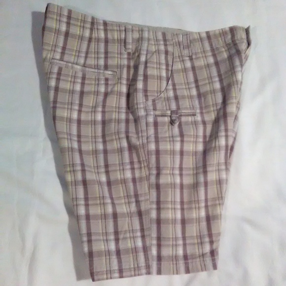 Columbia women's Plaid light weight shorts size 8 - Picture 3 of 4